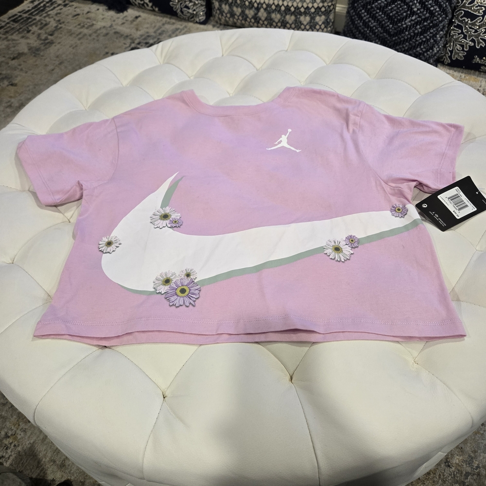 Super Cute 🌸 Nike Youth Light Pink Tee with Floral Accents sz L NWT